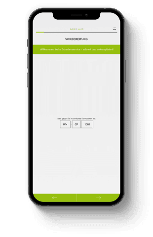  Das Bild zeigt die Benutzeroberfläche der myConnect WebApp auf einem Smartphone. Der Bildschirm zeigt die Vorbereitungsseite, auf der die Nutzer zur Eingabe eines Kfz-Kennzeichens aufgefordert werden. Es ist ein Textfeld sichtbar, in das das Kennzeichen „WN CP 1001“ eingegeben werden kann. Am oberen Bildschirmrand steht „VORBEREITUNG“ mit der Begrüßung „Willkommen beim Schadensservice – schnell und unkompliziert!“.